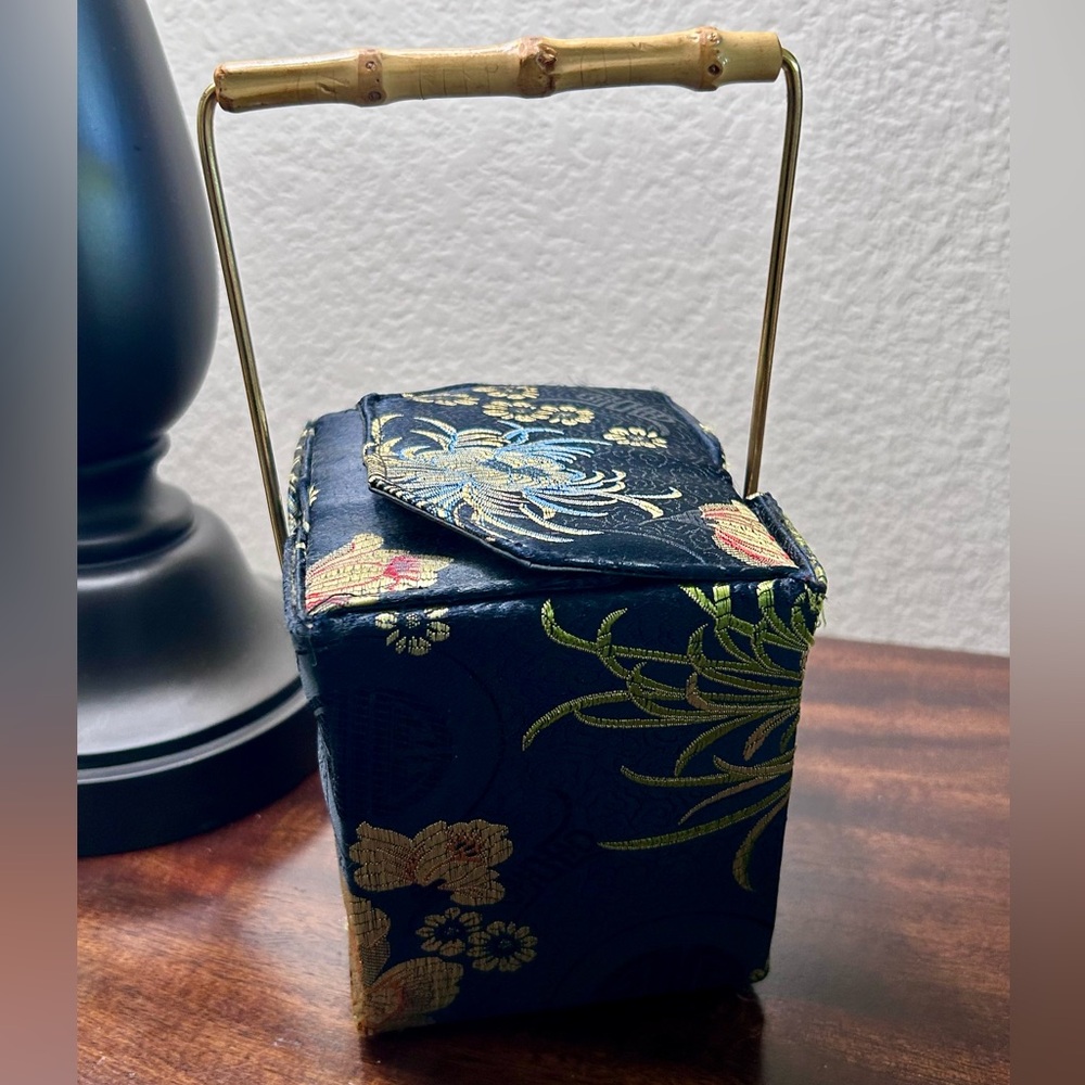 Chinese Take Out Style Box Purse - Picture 3 of 9